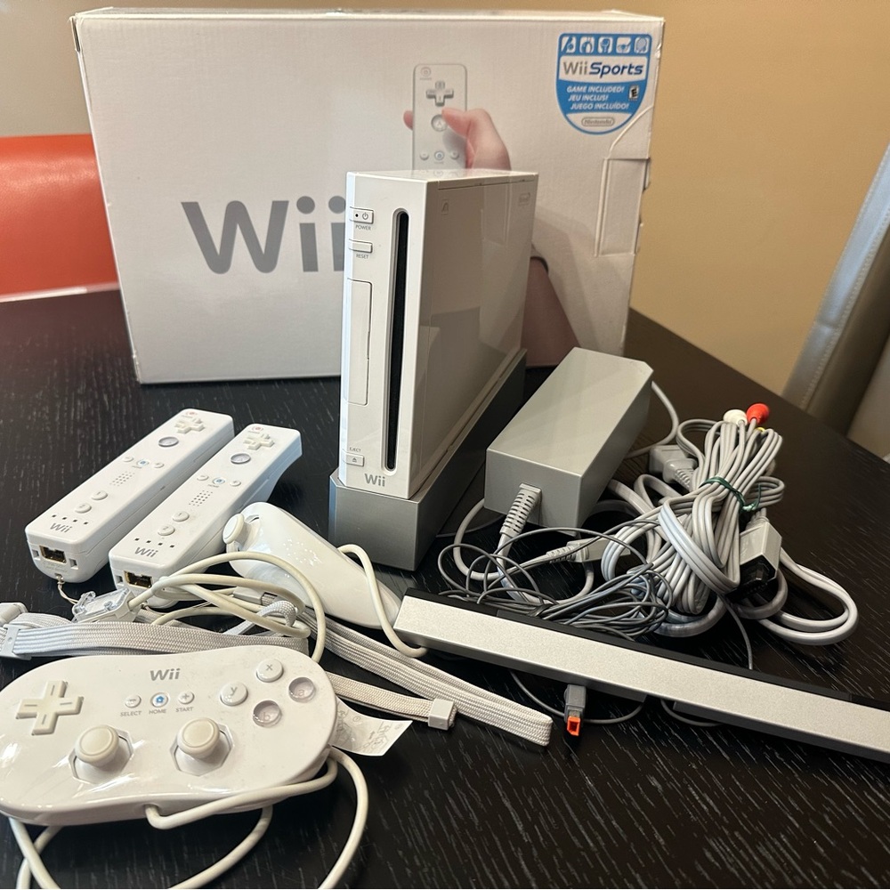 Nintendo Wii Console Set - White